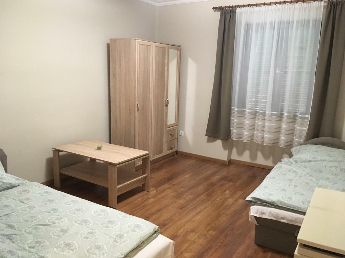 Vadaszhaz Hotel Egyhazasradoc Exterior photo
